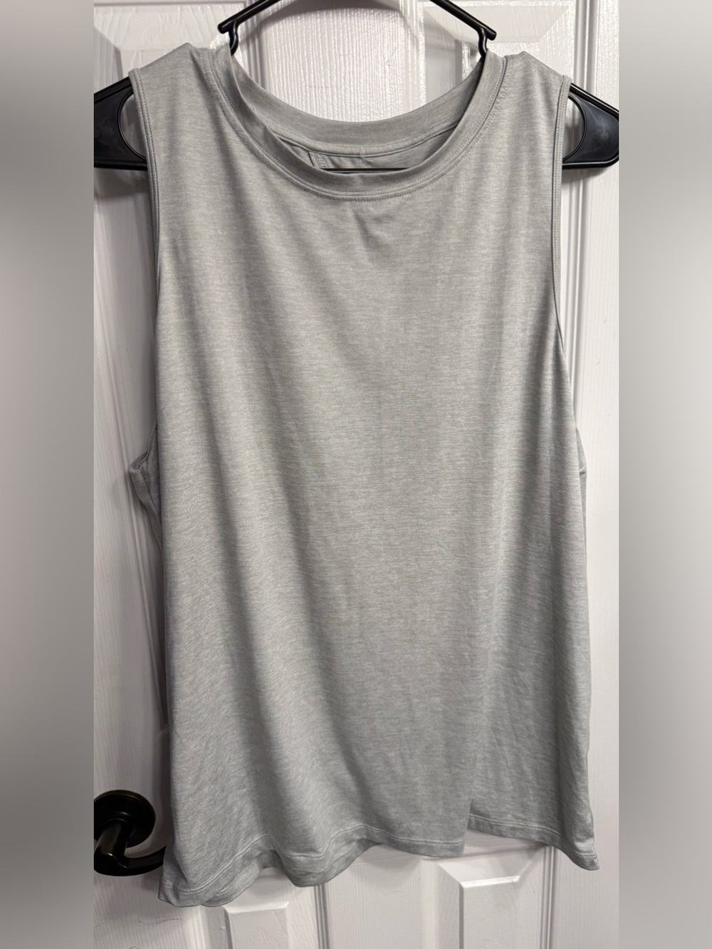 Fabletics Light Gray Muscle Tee Tank open back size medium